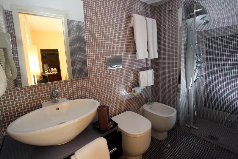 Comfort Room image 4