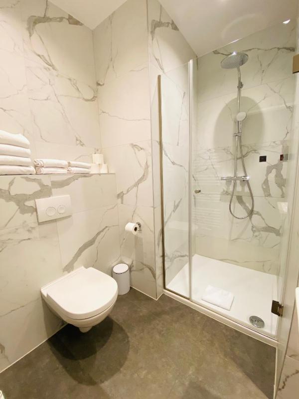 Quadruple Room image 3