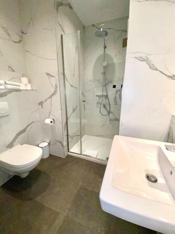 Double or Twin Room image 2