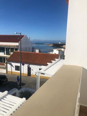 Deluxe Double Room with Side Sea View image 4