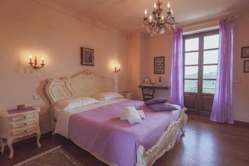 Queen Room with Balcony image 1