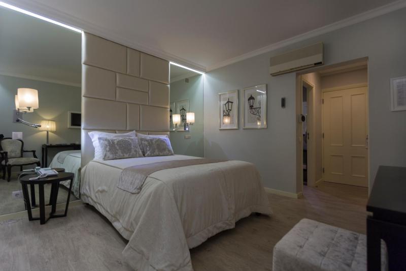 Double Room image 2