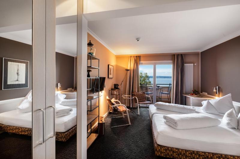 Deluxe Double Room image 3