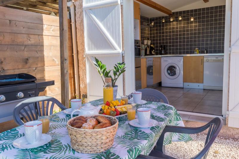 La Bastide villa en duplex idéalement située à quelques mètres de la mer - image 1