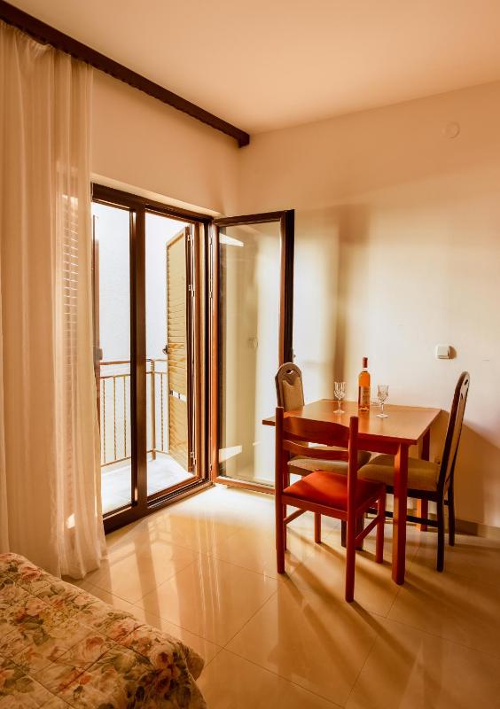 Apartments and rooms Marija - image 12