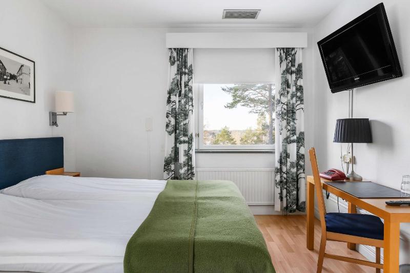 Standard King Room image 4