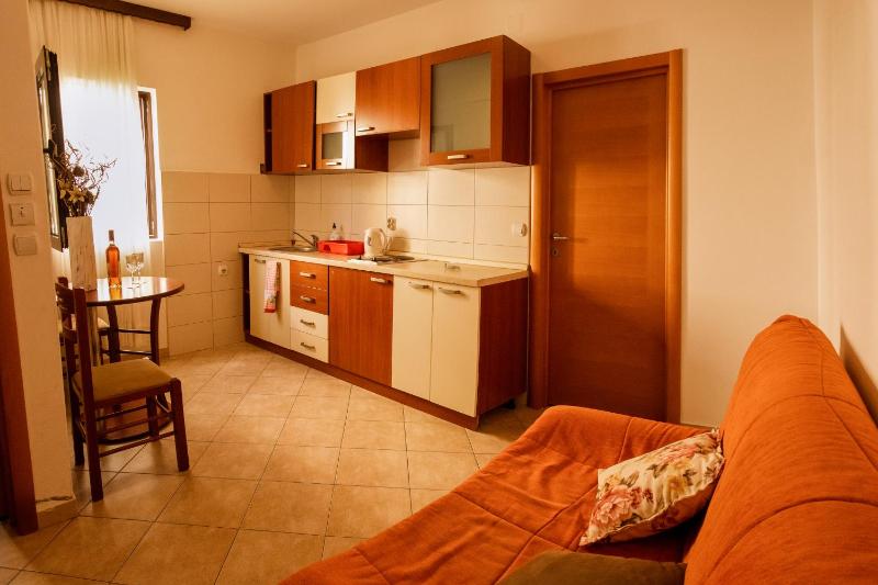 Apartments and rooms Marija - image 13