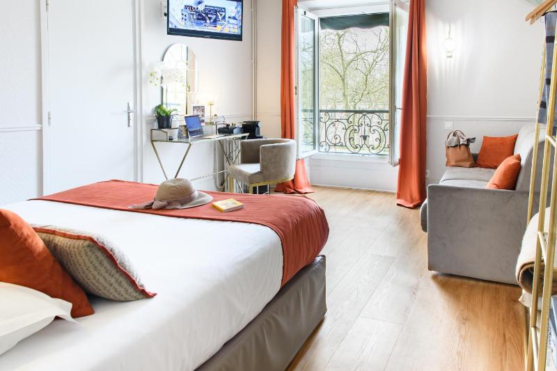 Superior Quadruple Room image 2