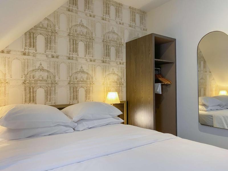 Comfort Single Room with Shower image 4
