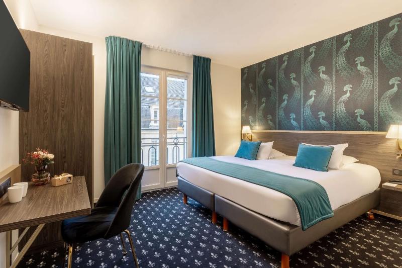 Superior King Room with View image 1