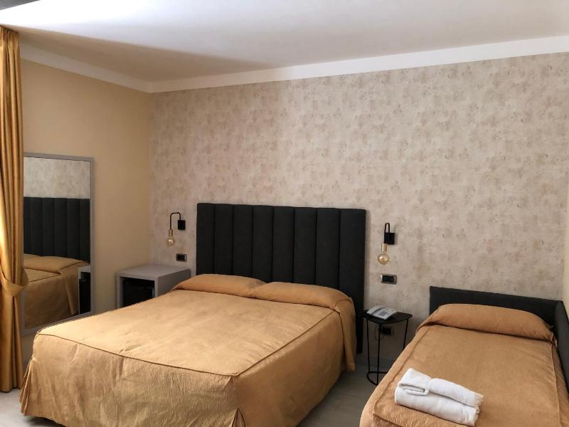 Hotel Tirrenia - image 30