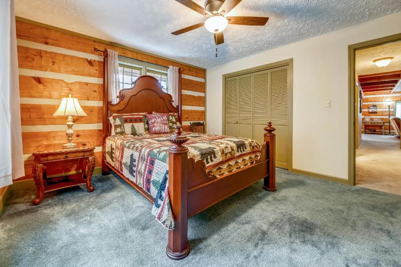 Mossie Oak Cabin cabin - image 9