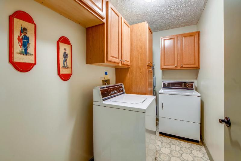 Mossie Oak Cabin cabin - image 5