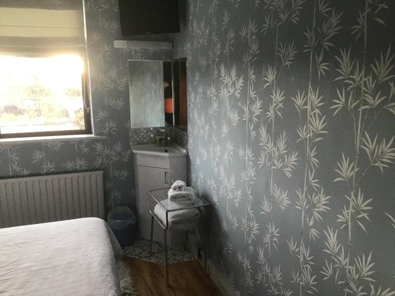 Budget Single Room image 2