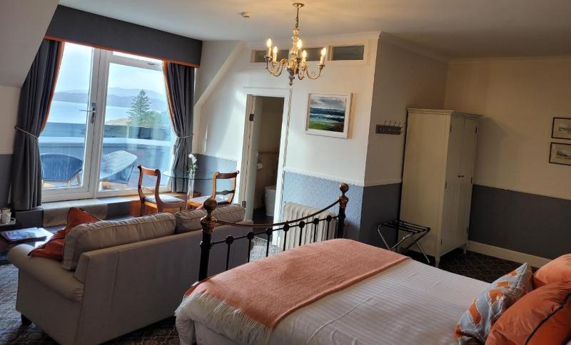 Master Suite with Sea View  image 4