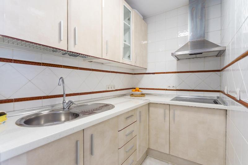 MalagaSuite Carihuela Apartments - image 3