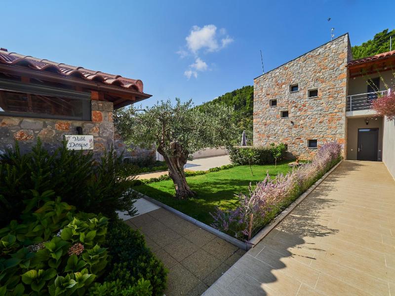 Sky Sea Resort & Villas - image 40