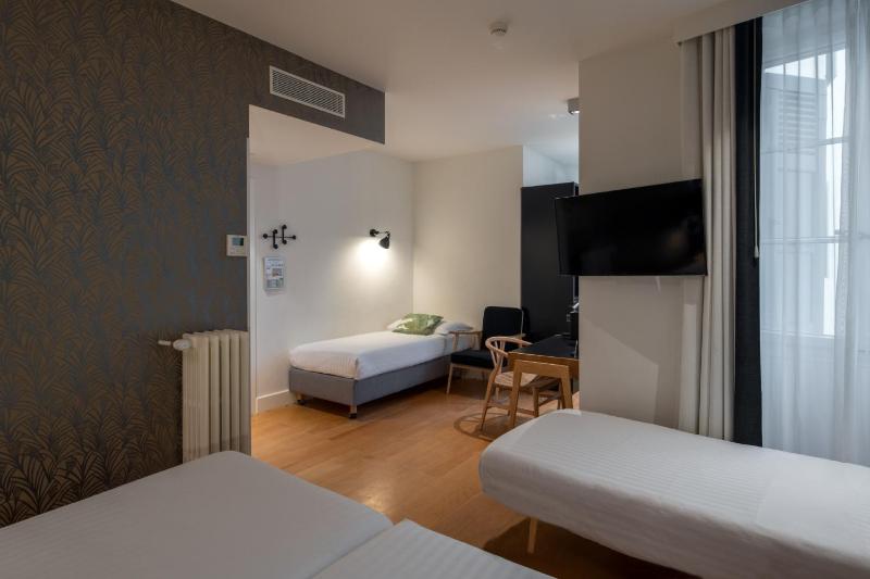 Quadruple Room image 2