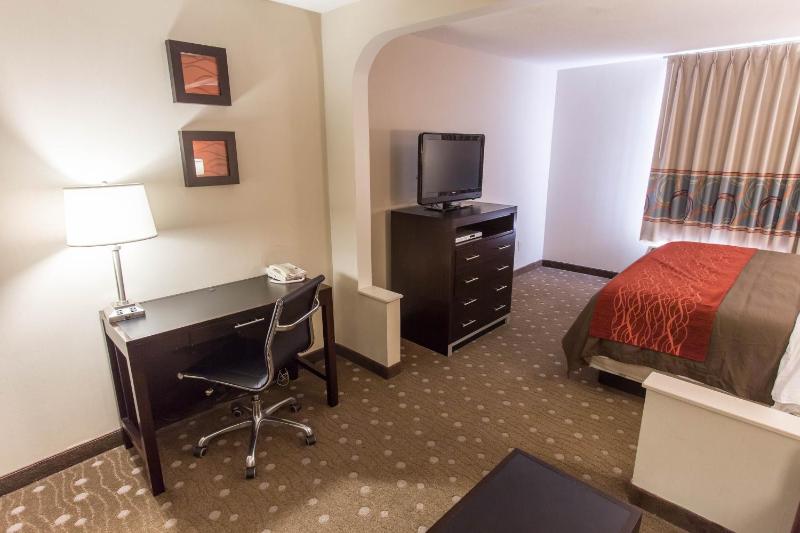 King Suite - Non-Smoking image 2