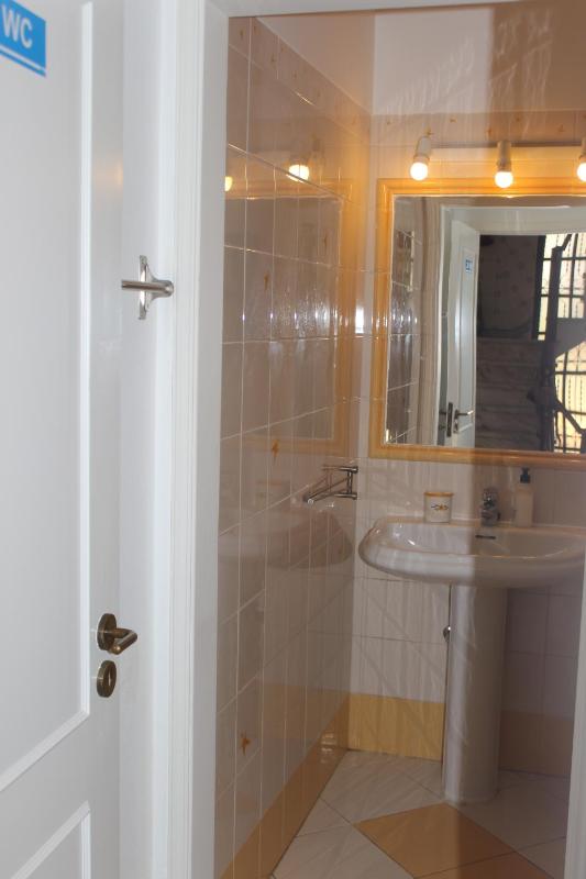 Bed in 8-Bed Dormitory Room image 2