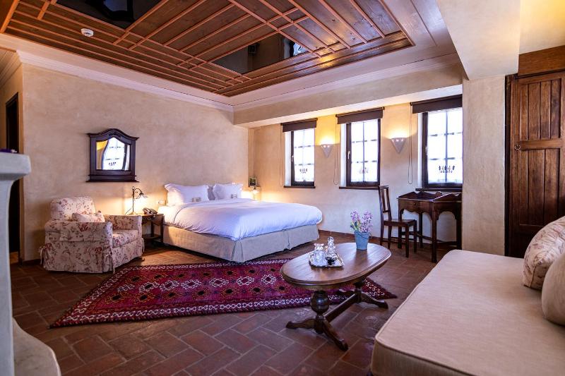Double Room image 1