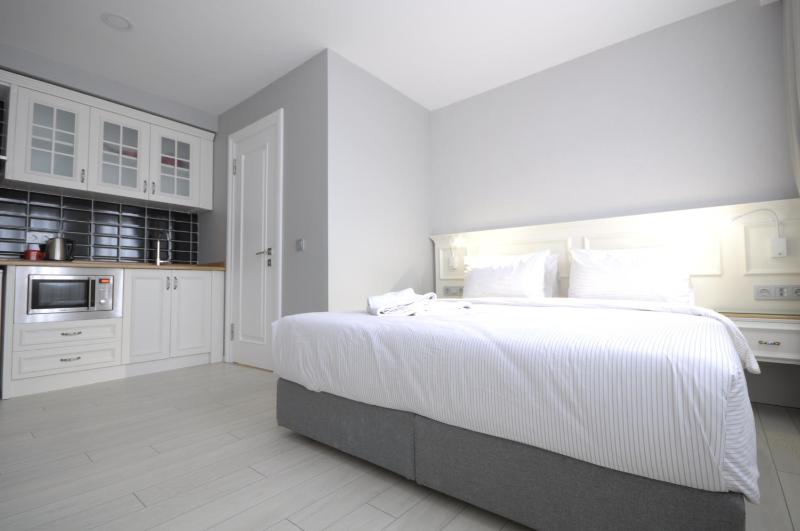 Two Connecting Double Rooms image 4