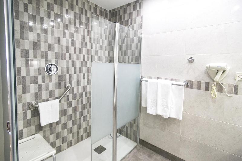 Double or Twin Room - Disability Access image 4