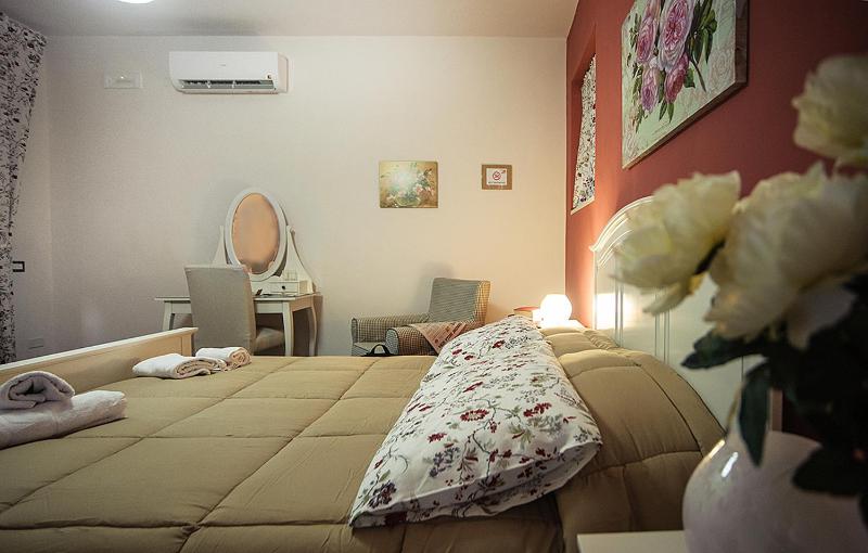 Comfort Double Room image 3