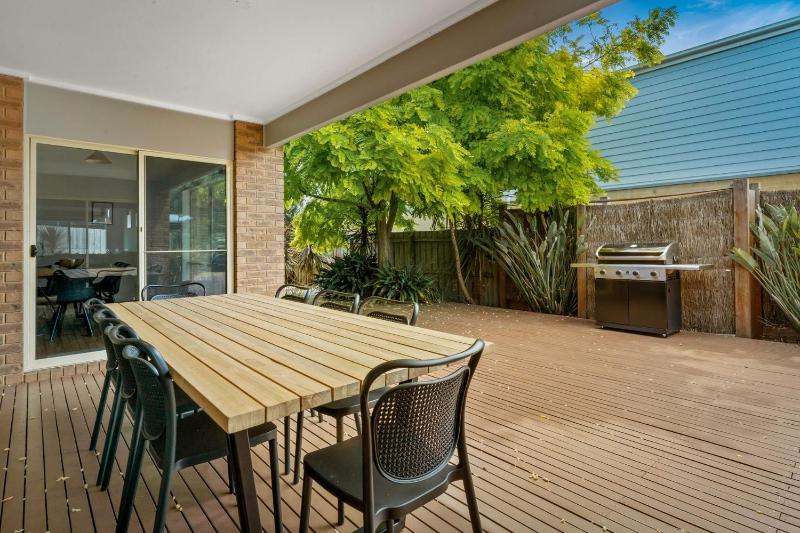 Shallow Water Retreat - image 19