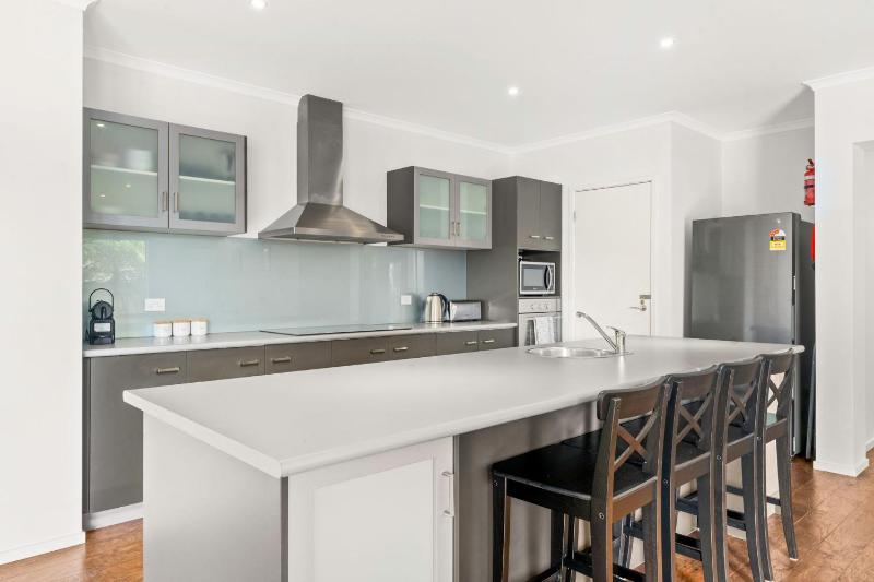 Shallow Water Retreat - image 2