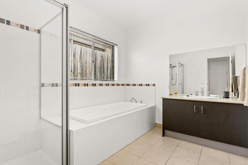 Shallow Water Retreat - image 18