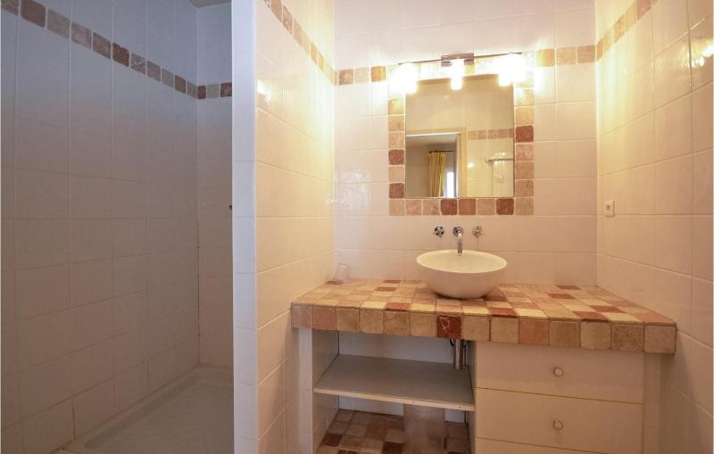 Seven-Bedroom Holiday Home image 3