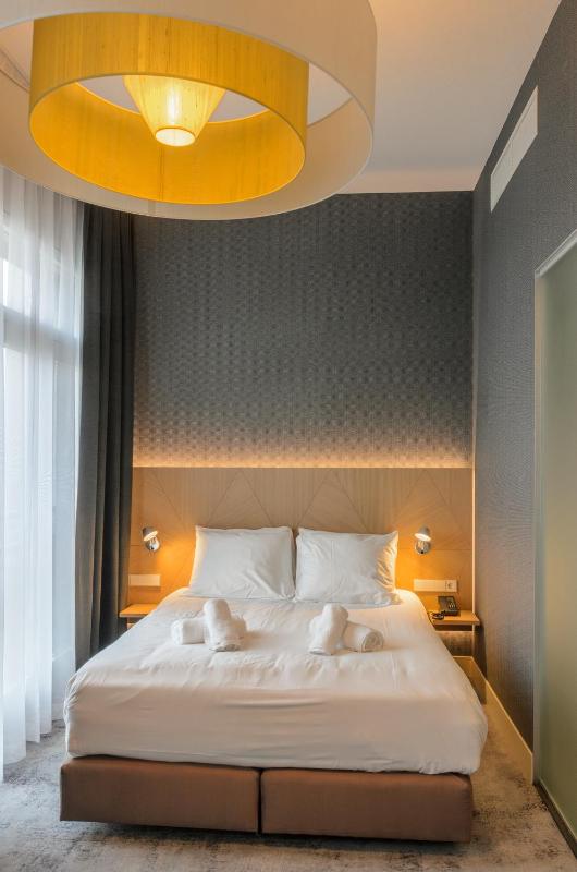 Junior Suite with View image 4