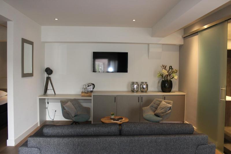 Superior Family Room image 3