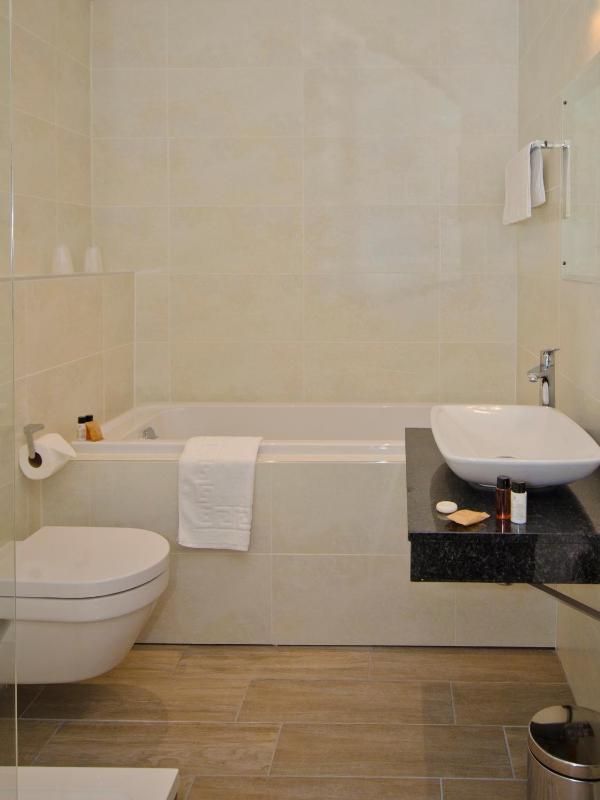 Luxury Double Room image 3