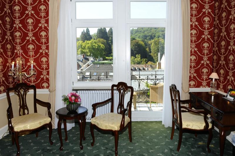 Deluxe Double Room image 4