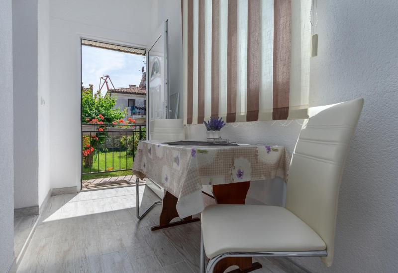 Apartment 1729 - image 22