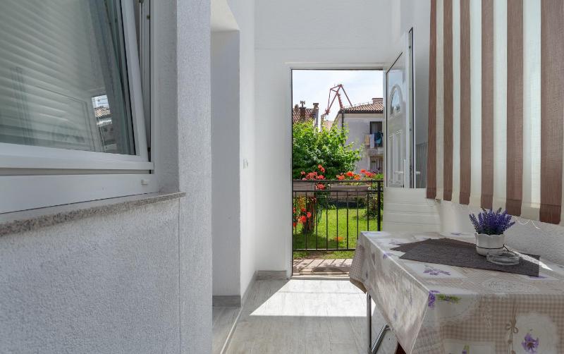 Apartment 1729 - image 21