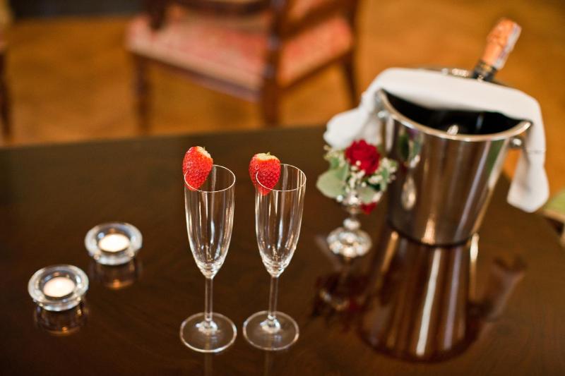 Deluxe Apartment image 2