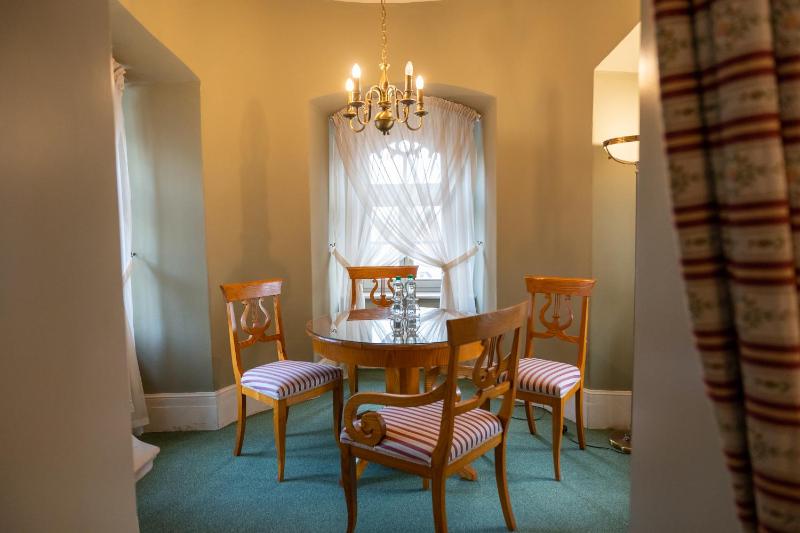 Palace Apartment image 4