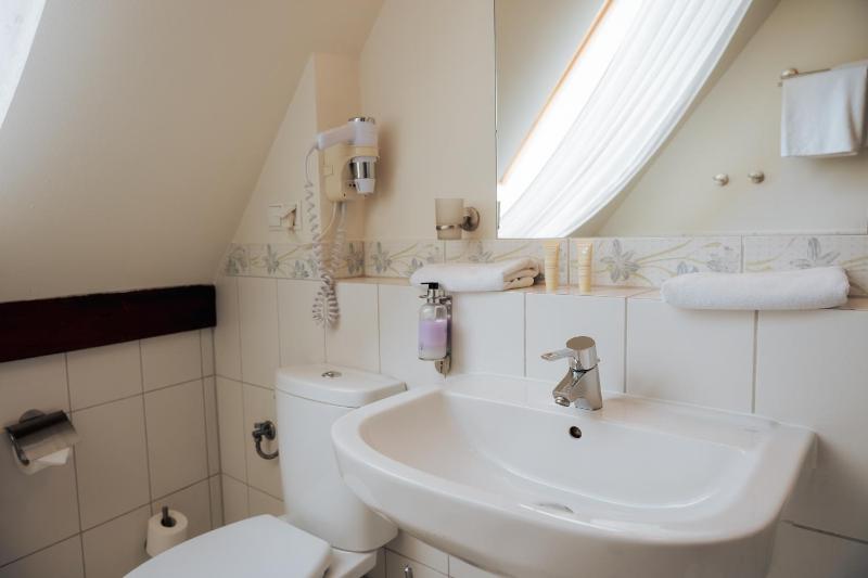 Single Room in Oficyna image 3