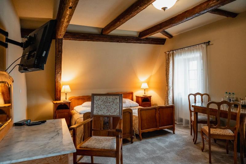 Double or Twin Room in Oficyna image 3