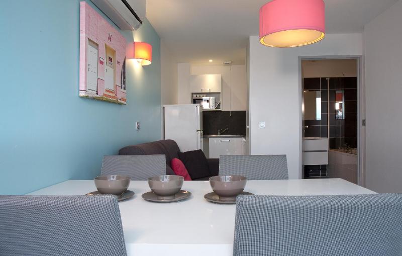 Two-Bedroom Apartment with Sea View image 4