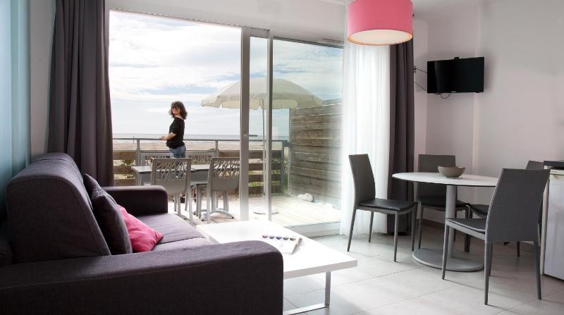  Sea front One-bedroom Apartment image 3