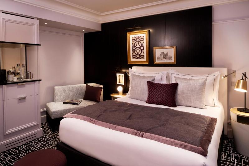 Boutique Room image 3