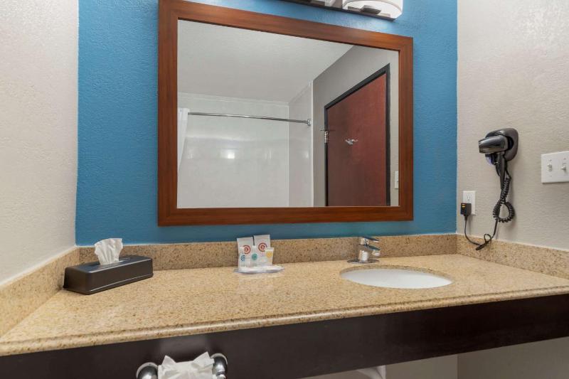 King Room image 4