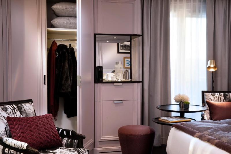 Boutique Room image 4