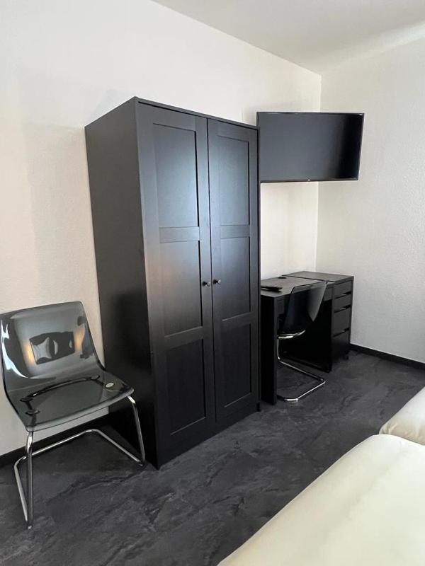 Standard Double Room image 3