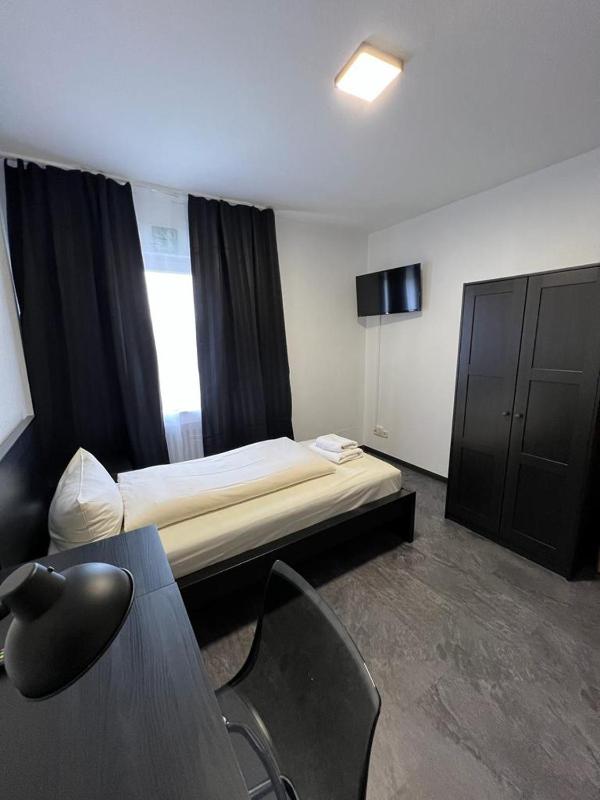 Economy Single Room image 3