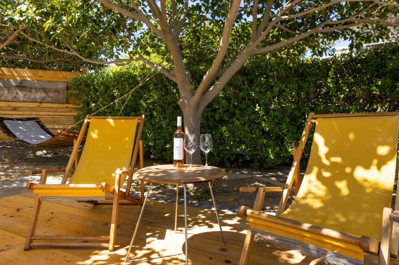 Roses Beach - image 13
